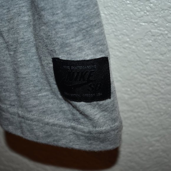 Nike SB Skate Shirt - Picture 2 of 4